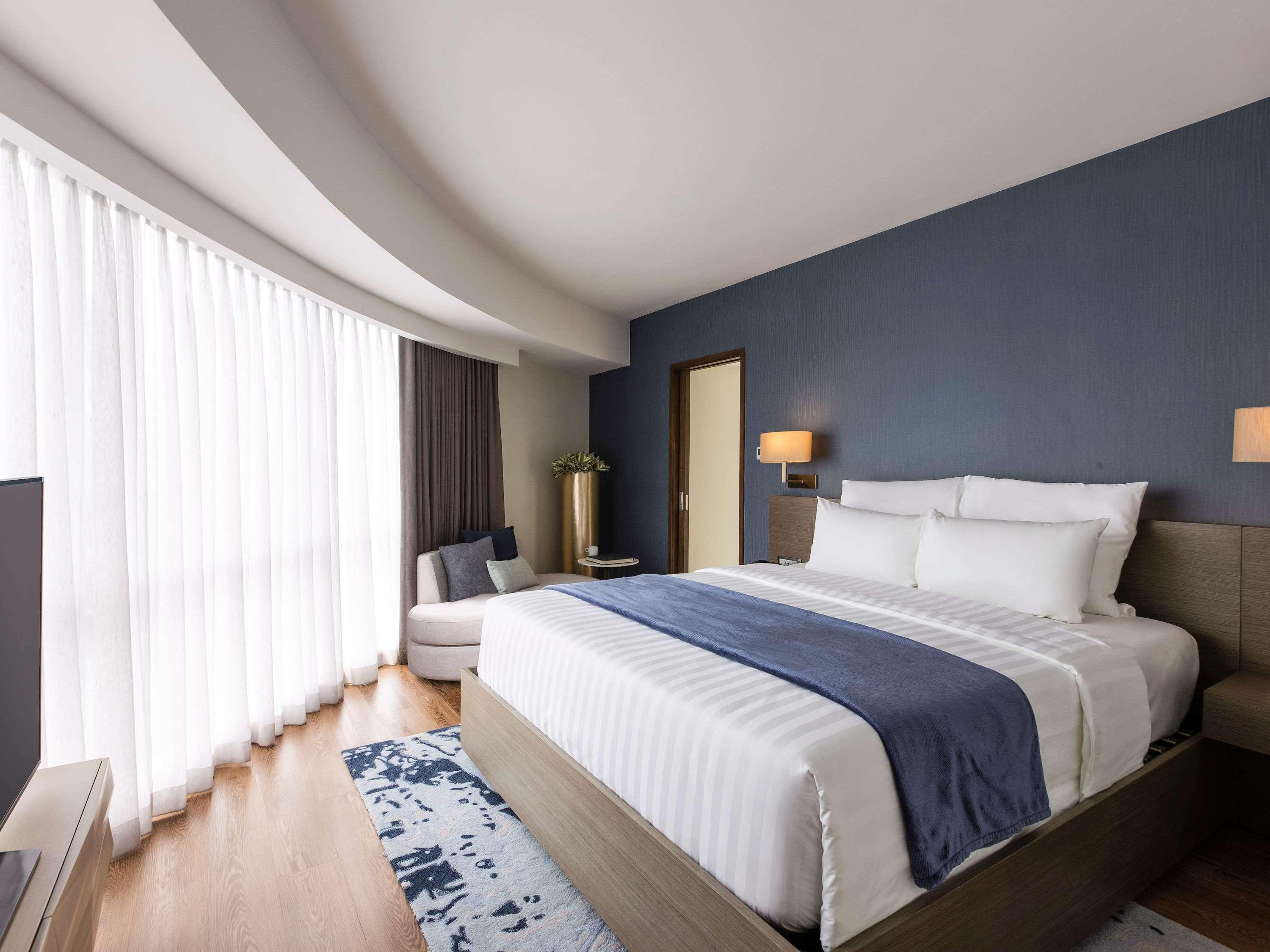 Novotel Suites Manila At Acqua Mandaluyong Εξωτερικό φωτογραφία