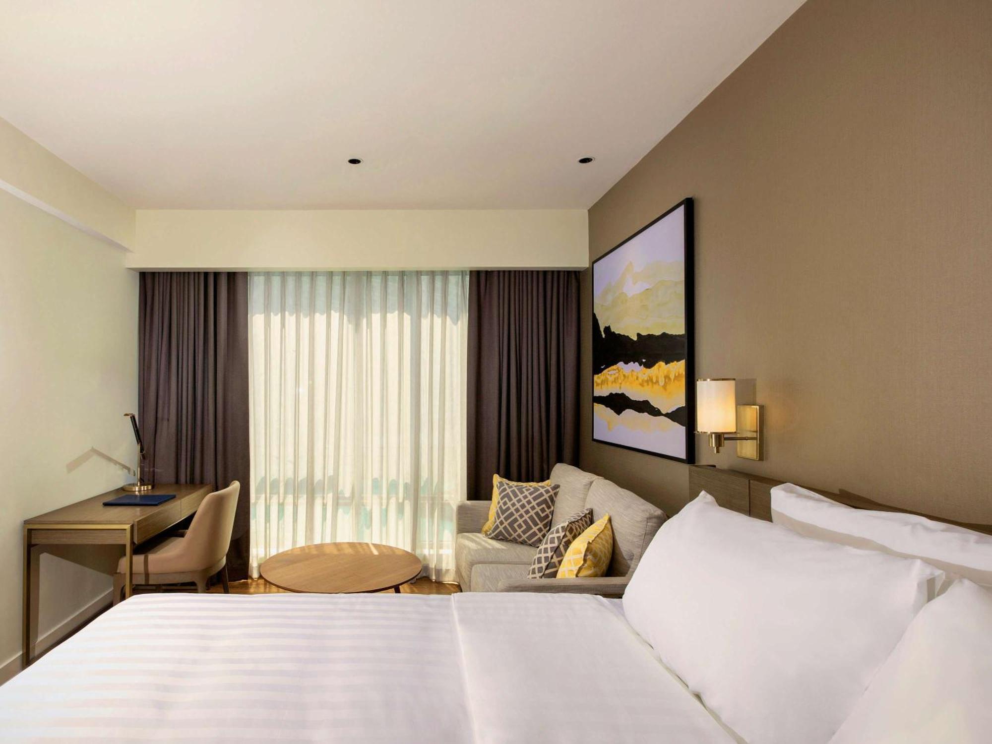 Novotel Suites Manila At Acqua Mandaluyong Εξωτερικό φωτογραφία