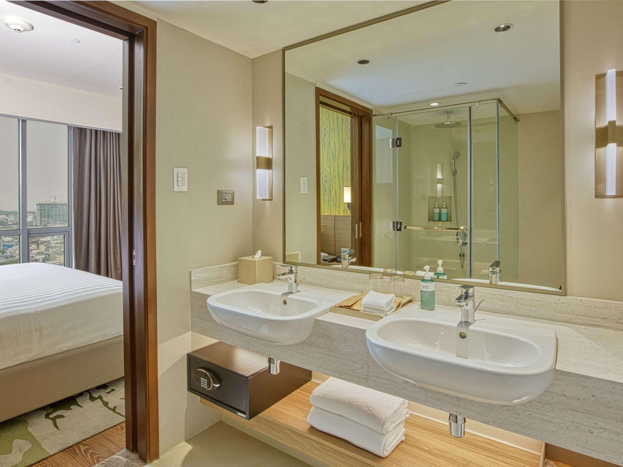 Novotel Suites Manila At Acqua Mandaluyong Εξωτερικό φωτογραφία
