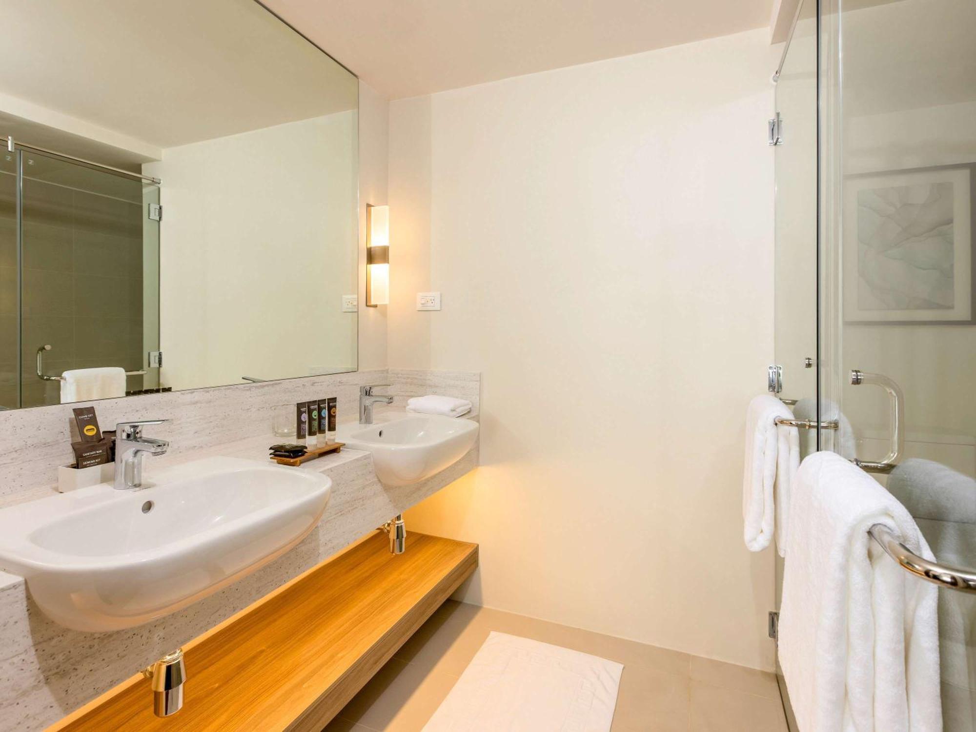 Novotel Suites Manila At Acqua Mandaluyong Εξωτερικό φωτογραφία