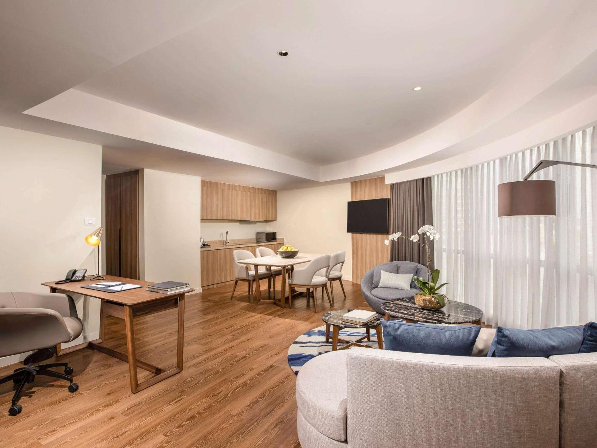 Novotel Suites Manila At Acqua Mandaluyong Εξωτερικό φωτογραφία