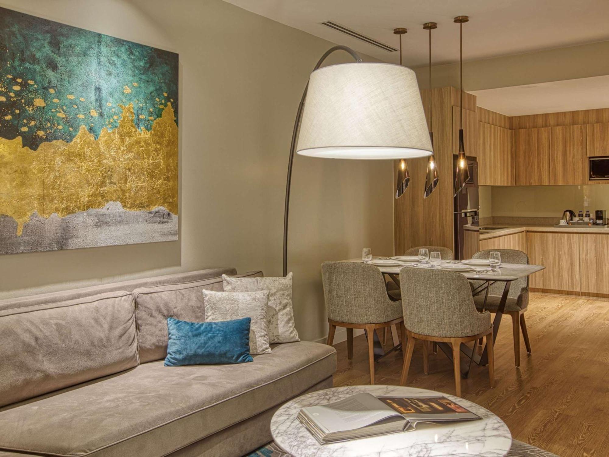 Novotel Suites Manila At Acqua Mandaluyong Εξωτερικό φωτογραφία